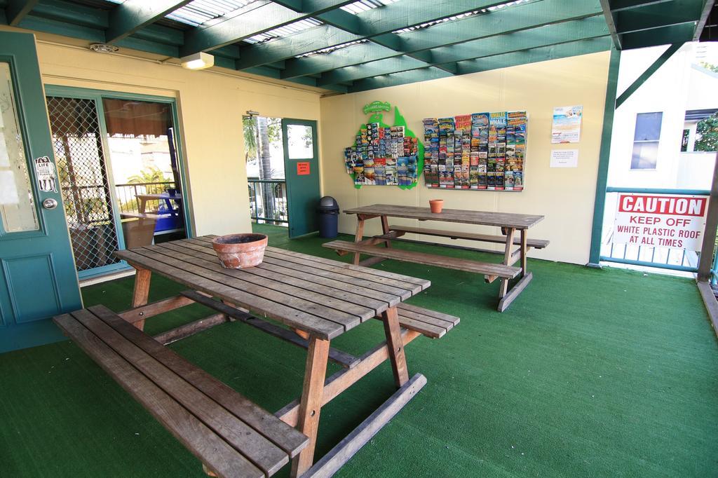 Sleeping Inn Backpackers Resort Gold Coast Exterior foto