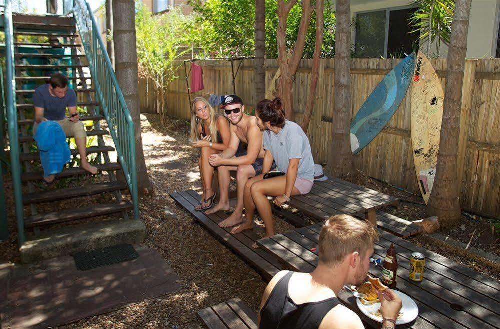 Sleeping Inn Backpackers Resort Gold Coast Exterior foto