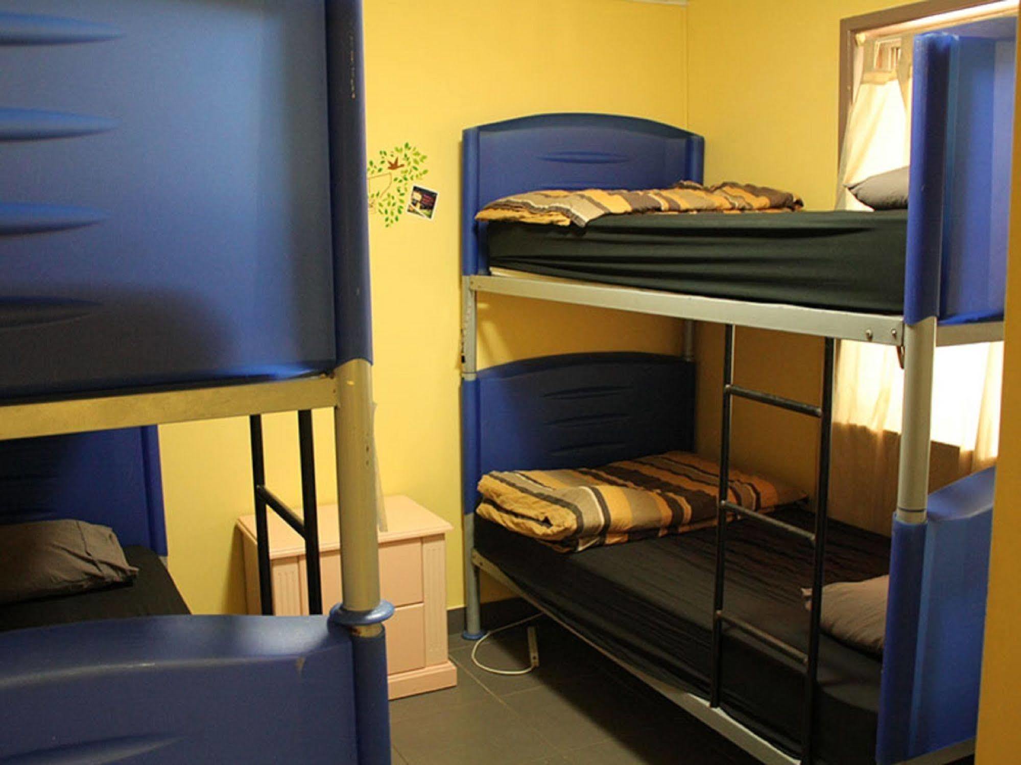 Sleeping Inn Backpackers Resort Gold Coast Exterior foto