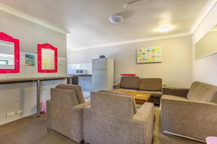 Sleeping Inn Backpackers Resort Gold Coast Exterior foto